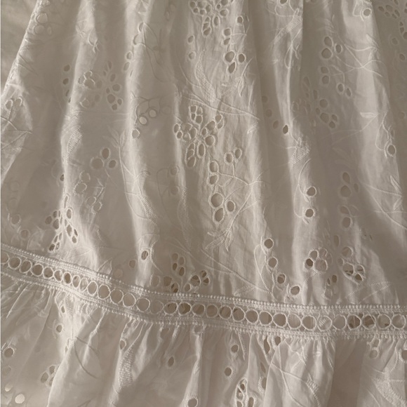 Elegant White Eyelet Skirt - Picture 2 of 6